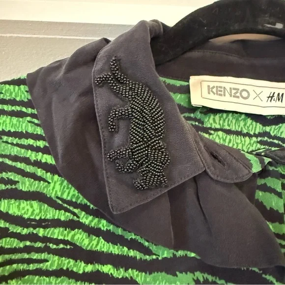 KENZO x H&M Green Tiger Print Silk Ruffle Collar Long Sleeve Button Up Blouse 2 - Picture 7 of 16